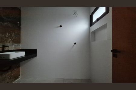 Casa à venda com 180m², 3 quartos e 2 vagas Casa à venda com 180m², 3 quartos e 2 vagasBanheiro social