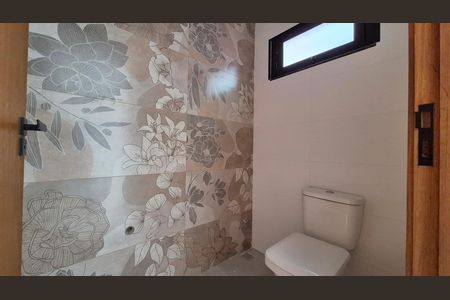 Casa à venda com 180m², 3 quartos e 2 vagas Casa à venda com 180m², 3 quartos e 2 vagasBanheiro