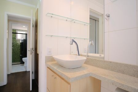 Apartamento à venda com 80m², 2 quartos e 2 vagasBanheiro da Suíte