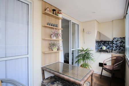 Apartamento à venda com 80m², 2 quartos e 2 vagasVaranda