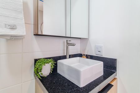 Banheiro de apartamento para alugar com 2 quartos, 50m² em Liberdade, São Paulo