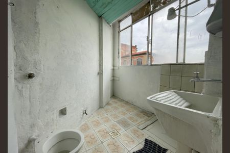 Banheiro de kitnet/studio para alugar com 1 quarto, 28m² em Santa Ifigênia, São Paulo