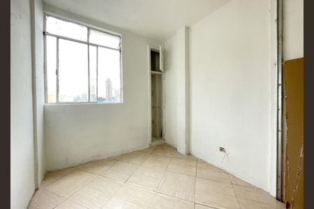 Sala/Quarto de kitnet/studio para alugar com 1 quarto, 28m² em Santa Ifigênia, São Paulo
