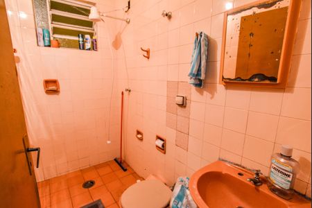 Casa à venda com 127m², 4 quartos e 2 vagasBanheiro social