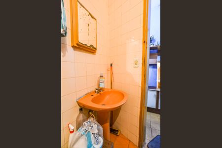 Casa à venda com 127m², 4 quartos e 2 vagasBanheiro social