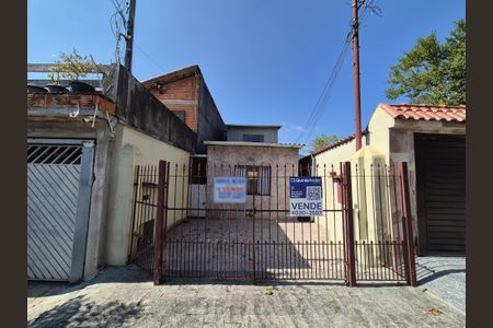 Casa à venda com 127m², 4 quartos e 2 vagasFachada