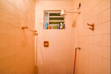 Casa à venda com 127m², 4 quartos e 2 vagasBanheiro social