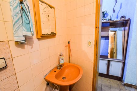 Casa à venda com 127m², 4 quartos e 2 vagasBanheiro social