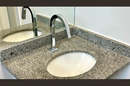 Apartamento à venda com 83m², 3 quartos e 2 vagasBanheiro 1