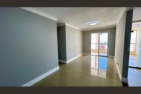 Apartamento à venda com 83m², 3 quartos e 2 vagasSala