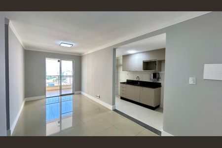 Sala de apartamento para alugar com 3 quartos, 83m² em Jardim Zaira, Guarulhos