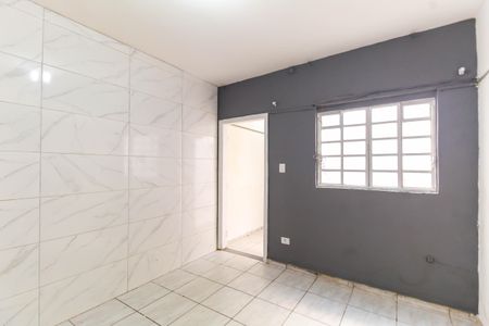 Sala de casa para alugar com 2 quartos, 60m² em Vila Bertioga, São Paulo