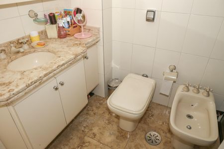 Apartamento à venda com 168m², 3 quartos e 3 vagas Apartamento à venda com 168m², 3 quartos e 3 vagasBanheiro da Suíte 2