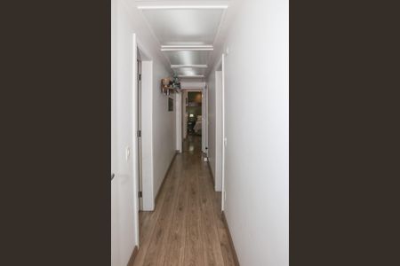 Apartamento à venda com 168m², 3 quartos e 3 vagas Apartamento à venda com 168m², 3 quartos e 3 vagasCorredor