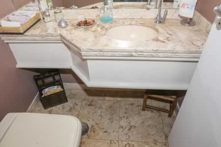 Apartamento à venda com 168m², 3 quartos e 3 vagas Apartamento à venda com 168m², 3 quartos e 3 vagasLavabo