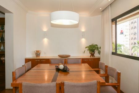 Apartamento à venda com 168m², 3 quartos e 3 vagas Apartamento à venda com 168m², 3 quartos e 3 vagasSala