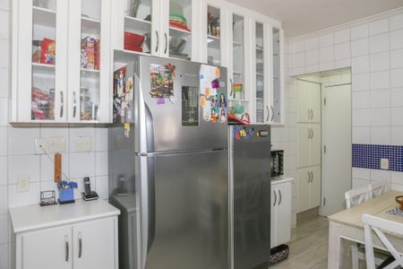 Apartamento à venda com 168m², 3 quartos e 3 vagas Apartamento à venda com 168m², 3 quartos e 3 vagasCozinha
