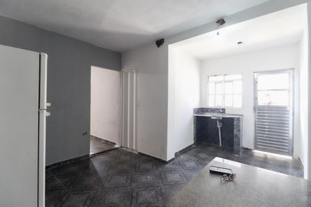 Casa para alugar com 29m², 1 quarto e sem vaga Casa para alugar com 29m², 1 quarto e sem vagaSala - Cozinha
