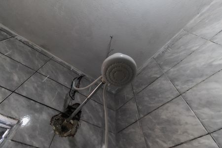Casa para alugar com 29m², 1 quarto e sem vaga Casa para alugar com 29m², 1 quarto e sem vagaBanheiro