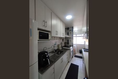 Apartamento à venda com 56m², 2 quartos e 1 vagaCozinha - Armários