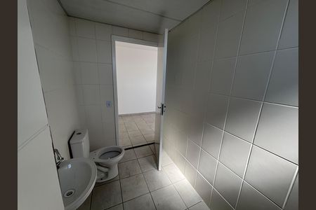 Banheiro de apartamento para alugar com 2 quartos, 49m² em Jardim Lourdes, Ferraz de Vasconcelos