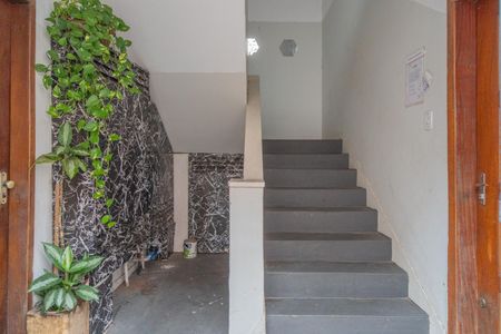 Apartamento para alugar com 46m², 2 quartos e sem vagaEscada