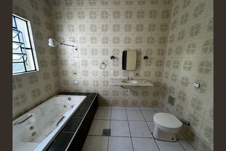 Casa para alugar com 450m², 6 quartos e 3 vagasBanheiro