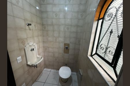 Casa para alugar com 450m², 6 quartos e 3 vagasBanheiro