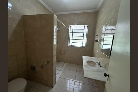 Casa para alugar com 450m², 6 quartos e 3 vagasBanheiro