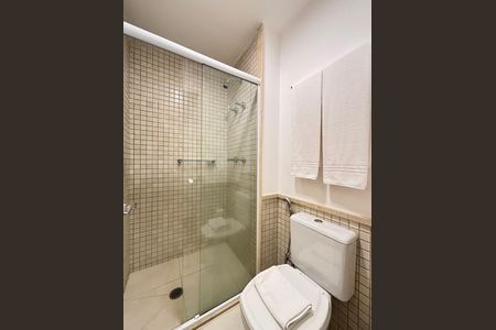 Apartamento à venda com 41m², 1 quarto e 2 vagas Apartamento à venda com 41m², 1 quarto e 2 vagasBanheiro