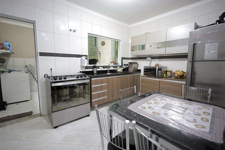 Casa à venda com 167m², 3 quartos e 3 vagasCozinha