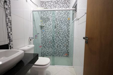 Casa à venda com 167m², 3 quartos e 3 vagasBanheiro Quarto Suíte 2