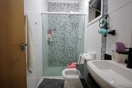 Casa à venda com 167m², 3 quartos e 3 vagasBanheiro Quarto Suíte 1