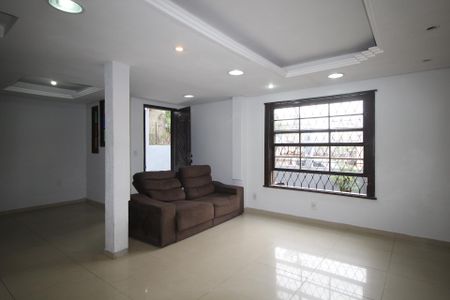 Casa para alugar com 120m², 3 quartos e 3 vagasSala