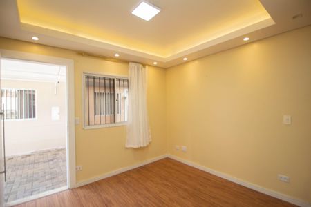 Sala de casa de condomínio para alugar com 2 quartos, 56m² em Nossa Senhora do O, São Paulo