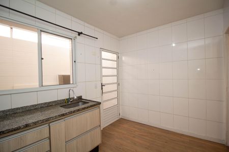 Casa de condomínio para alugar com 56m², 2 quartos e 1 vagaCozinha