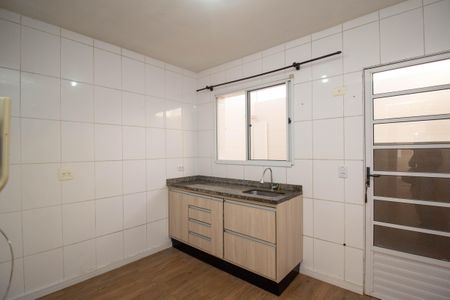 Cozinha de casa de condomínio para alugar com 2 quartos, 56m² em Nossa Senhora do O, São Paulo