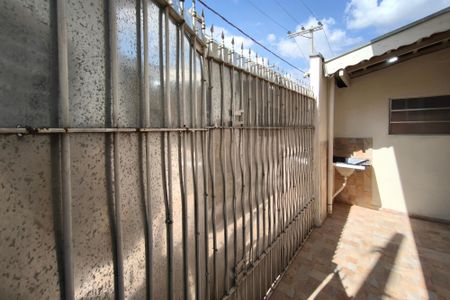 Casa para alugar com 65m², 2 quartos e sem vagaÁrea de Serviço