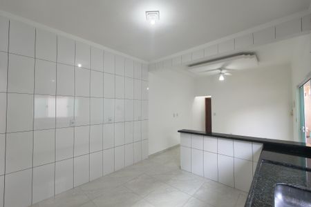 Cozinha de casa para alugar com 2 quartos, 100m² em Balneario Japurá, Praia Grande