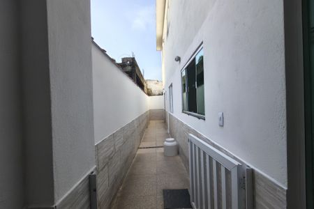 Casa para alugar com 100m², 2 quartos e sem vagaCorredor lateral 