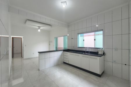 Casa para alugar com 100m², 2 quartos e sem vagaCozinha 