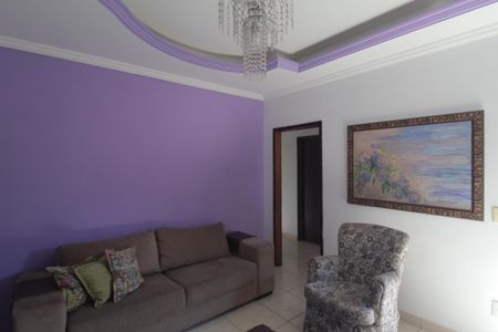 Sala de Estar de casa à venda com 6 quartos, 200m² em Jaqueline, Belo Horizonte