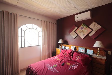 Casa à venda com 200m², 6 quartos e 3 vagasQuarto 1