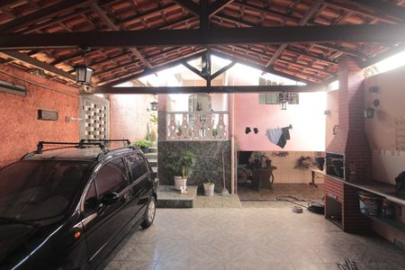 Casa à venda com 200m², 6 quartos e 3 vagasGaragem