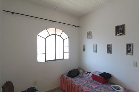 Casa à venda com 200m², 6 quartos e 3 vagasQuarto 2