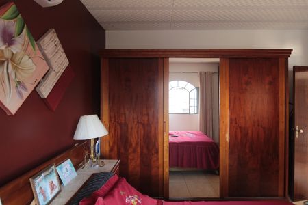 Casa à venda com 200m², 6 quartos e 3 vagasQuarto 1