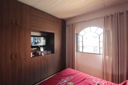 Casa à venda com 200m², 6 quartos e 3 vagasQuarto 1