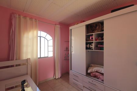Casa à venda com 200m², 6 quartos e 3 vagasQuarto 3