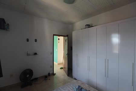 Casa à venda com 200m², 6 quartos e 3 vagasQuarto 4