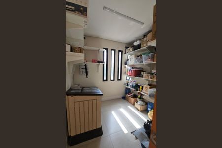 Casa para alugar com 315m², 5 quartos e 2 vagasDepósito